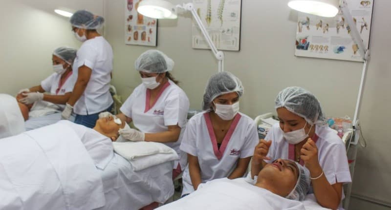 Alenit Peru - Escuela