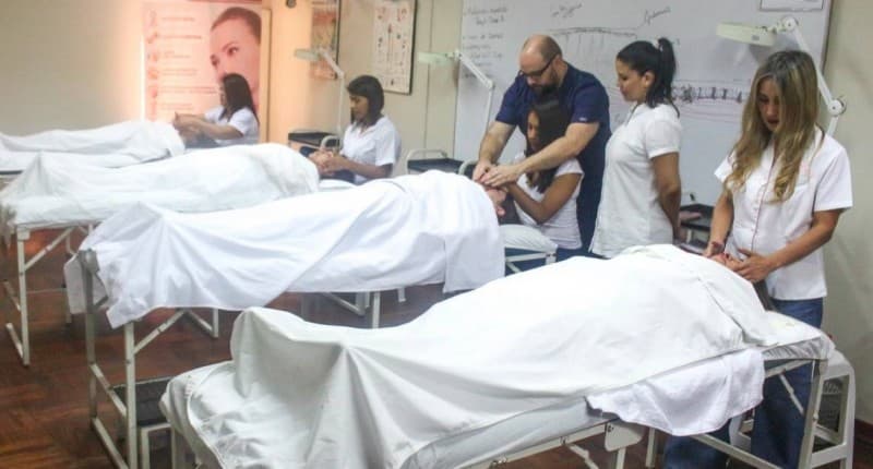 Alenit Peru - Escuela