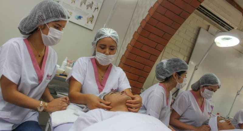 Alenit Peru - Escuela